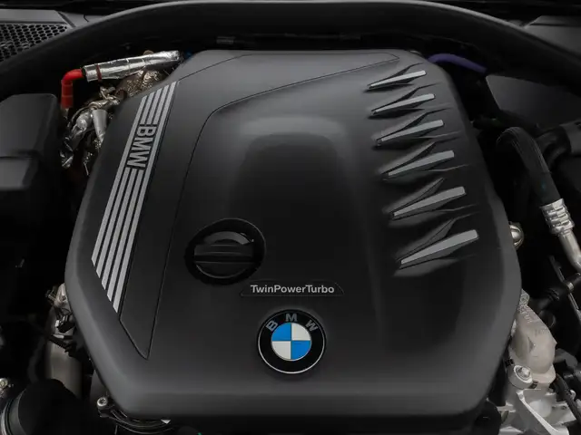 BMW 3 Series view 15