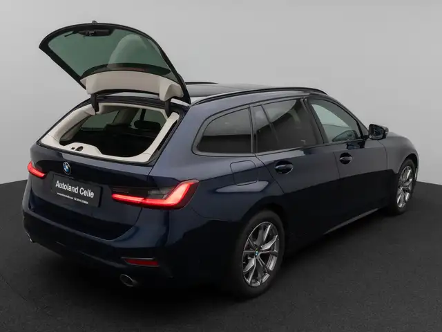 BMW 3 Series view 13
