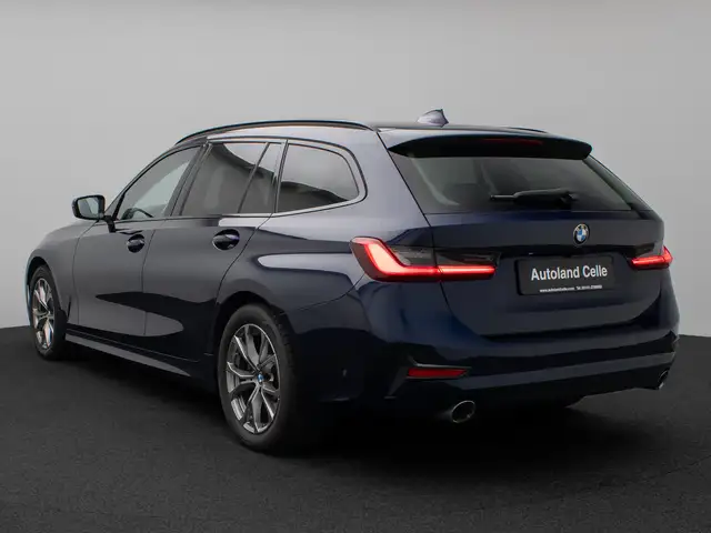 BMW 3 Series view 9