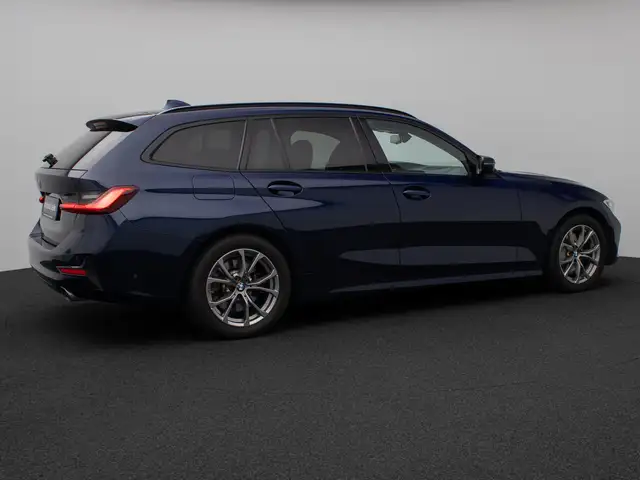 BMW 3 Series view 6