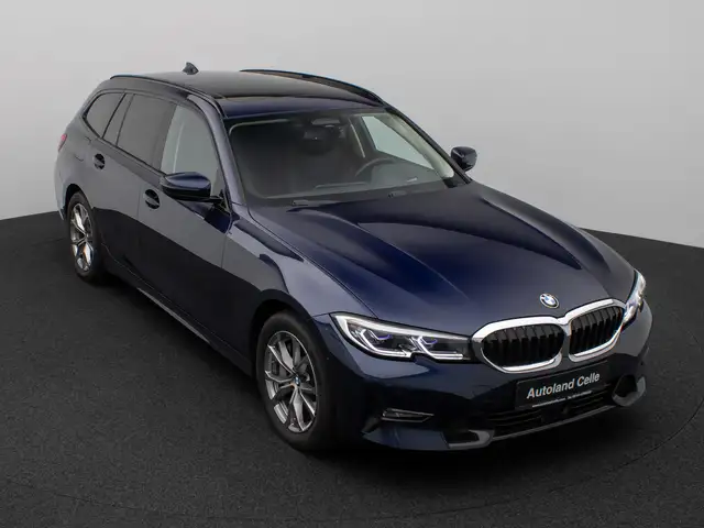 BMW 3 Series view 3