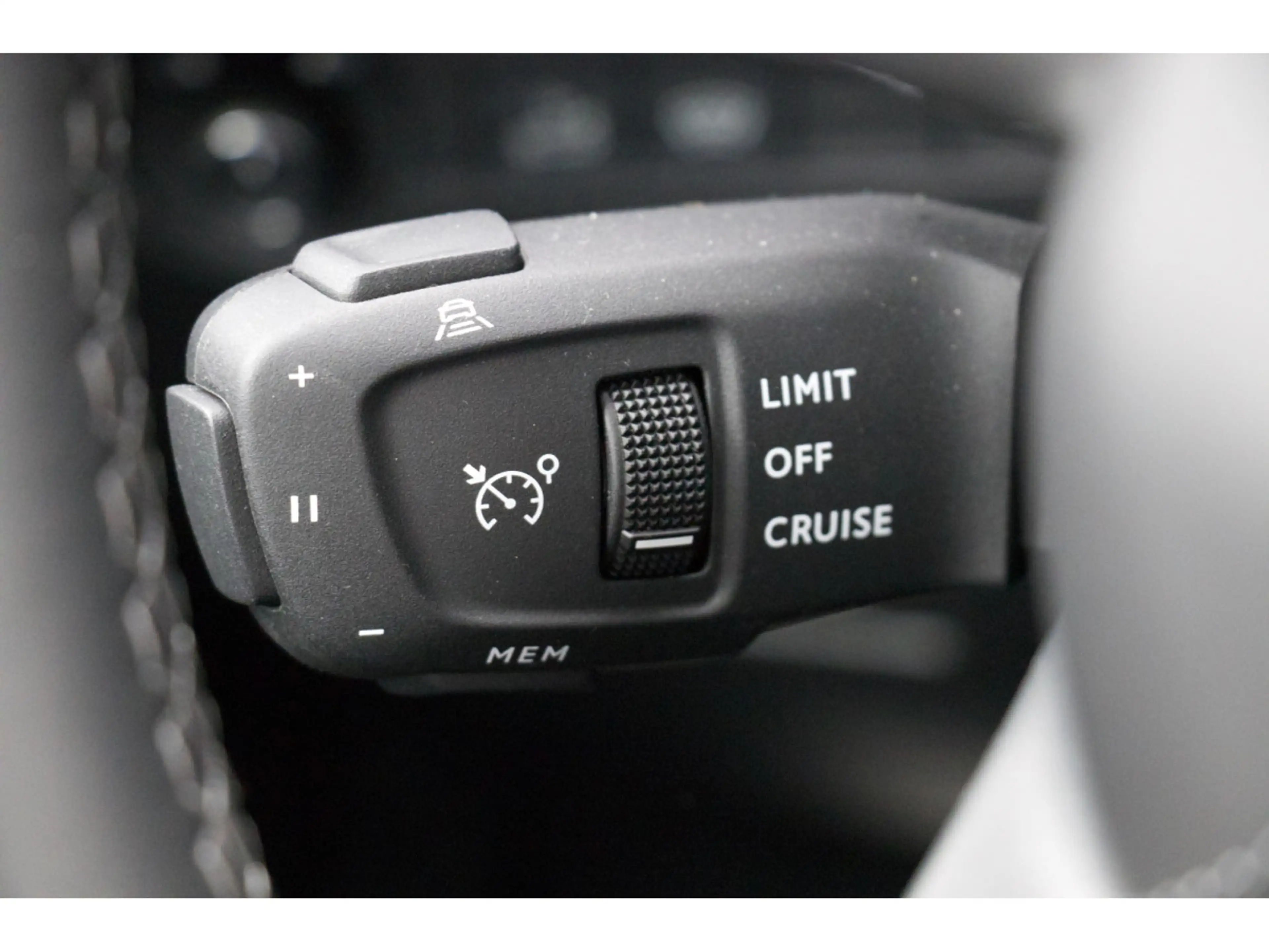 DS Automobiles DS 7 BlueHDi 130 Aut. Etoile ACC Pano Massage Nappa — photo 14