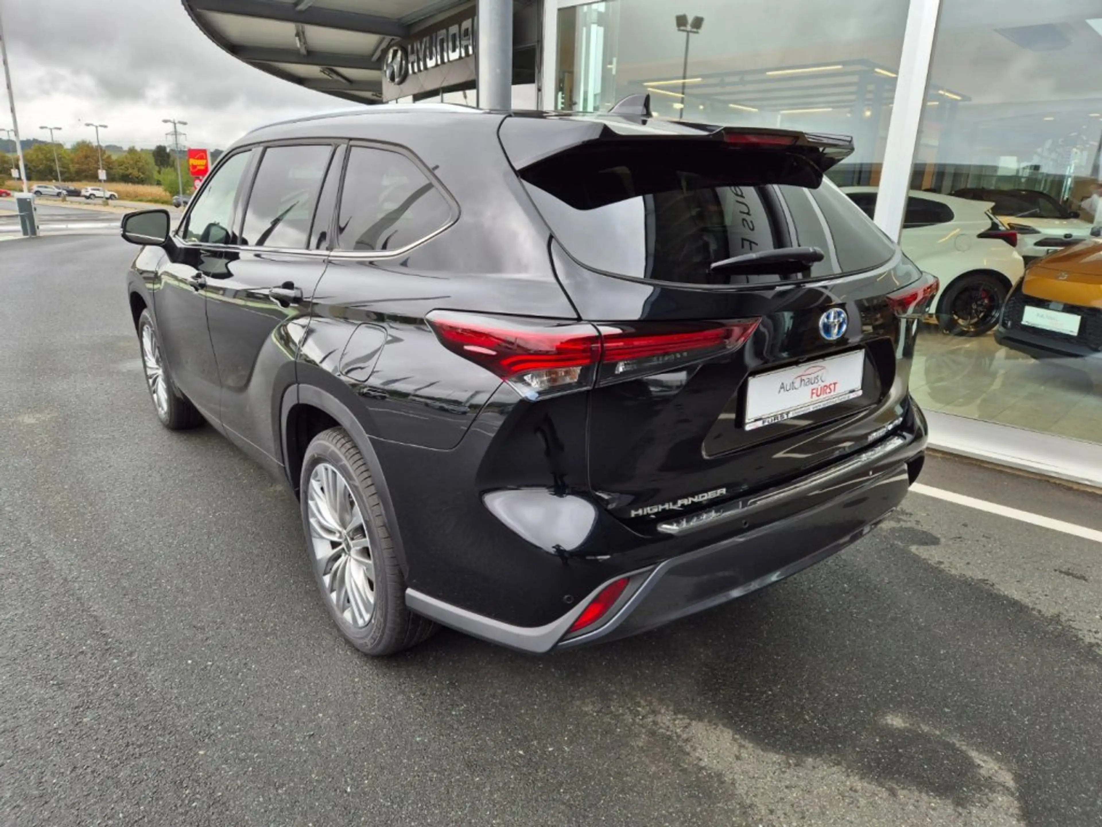 Toyota Highlander 2,5 Hybrid Style *8-Fach*AHV* — photo 3