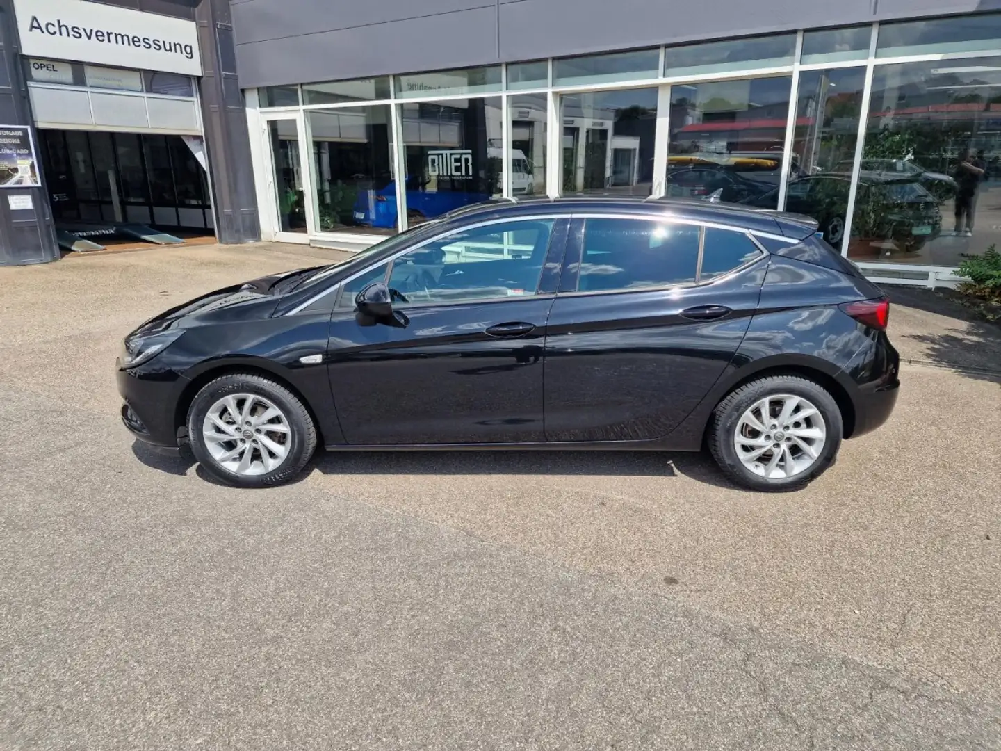 Opel Astra INNOVATION 1,4 Klima Navi Rückfahrkamera Schwarz - 2