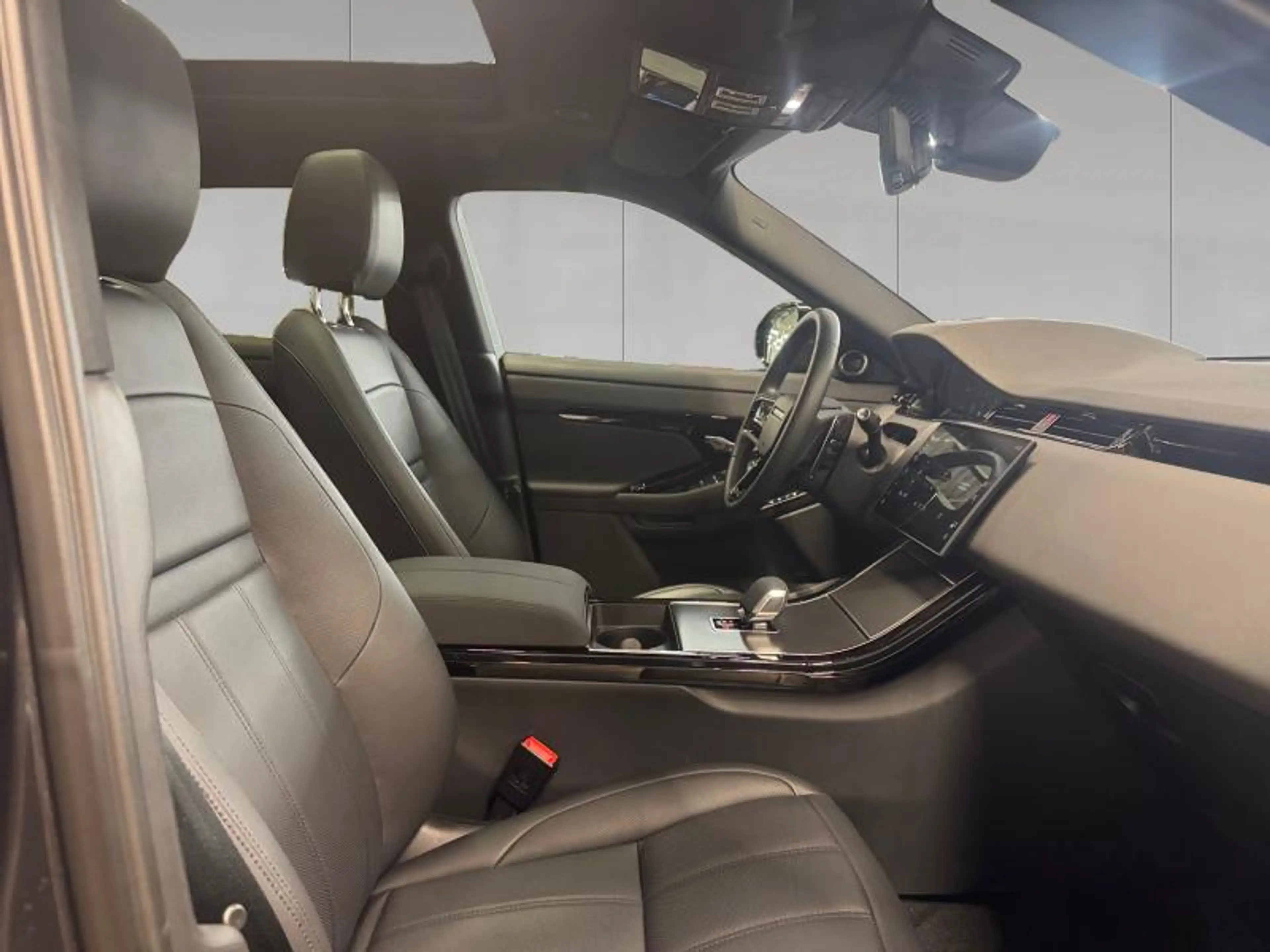 Land Rover Range Rover Evoque Dynamic SE P160 Warranty until 03/2030 — photo 3