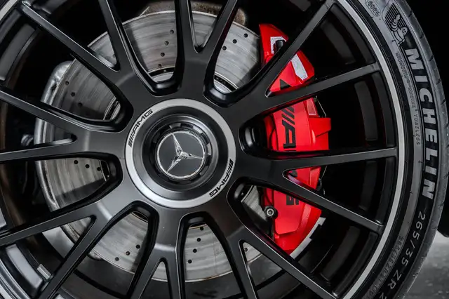 Mercedes-Benz E-Class view 8