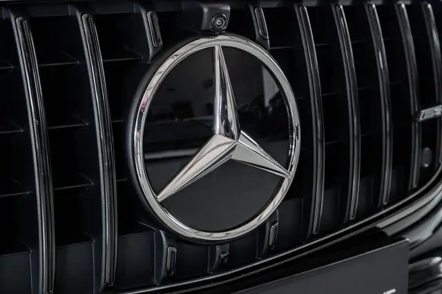 Mercedes-Benz E-Class view 10