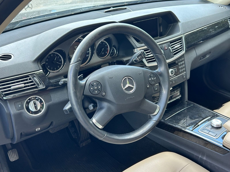 Mercedes-Benz E 350 CGI*Avantgarde*Leder*COMAND*Bi-Xenon*SHZ — photo 10