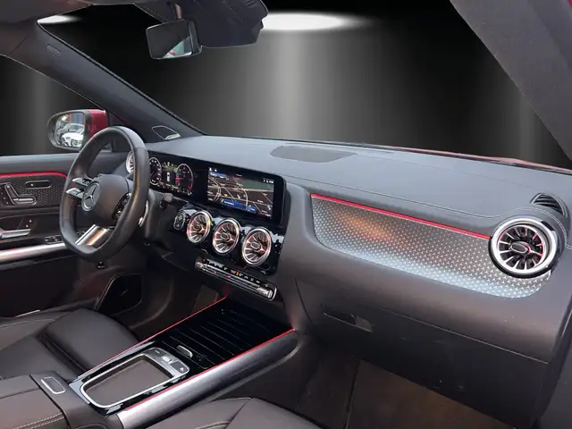 Mercedes-Benz Gla Class view 8