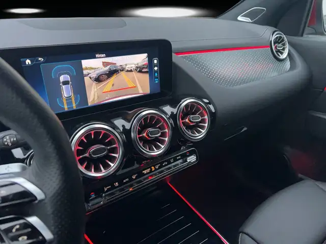 Mercedes-Benz Gla Class view 9