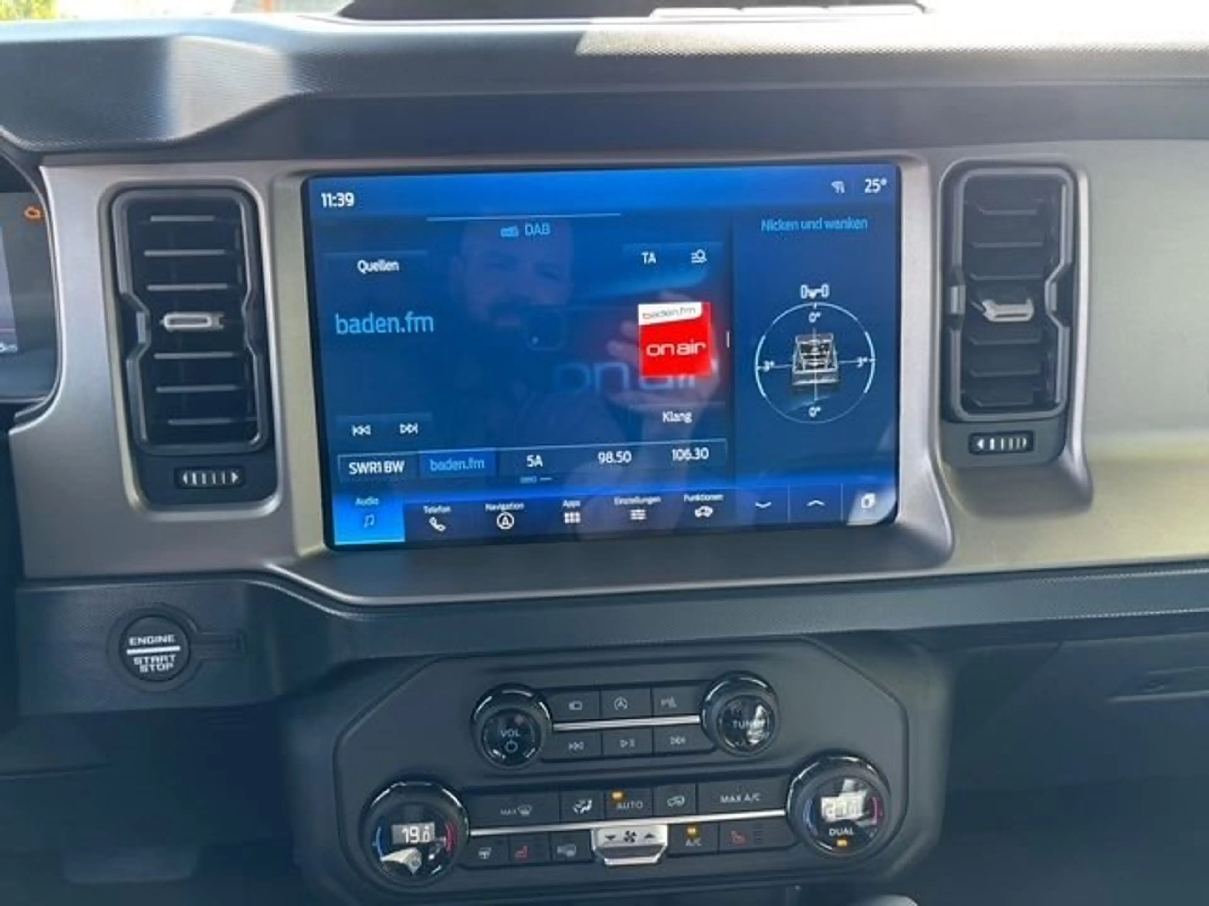 Ford Bronco 2.7 EcoBoost V6 Outer Banks — photo 12