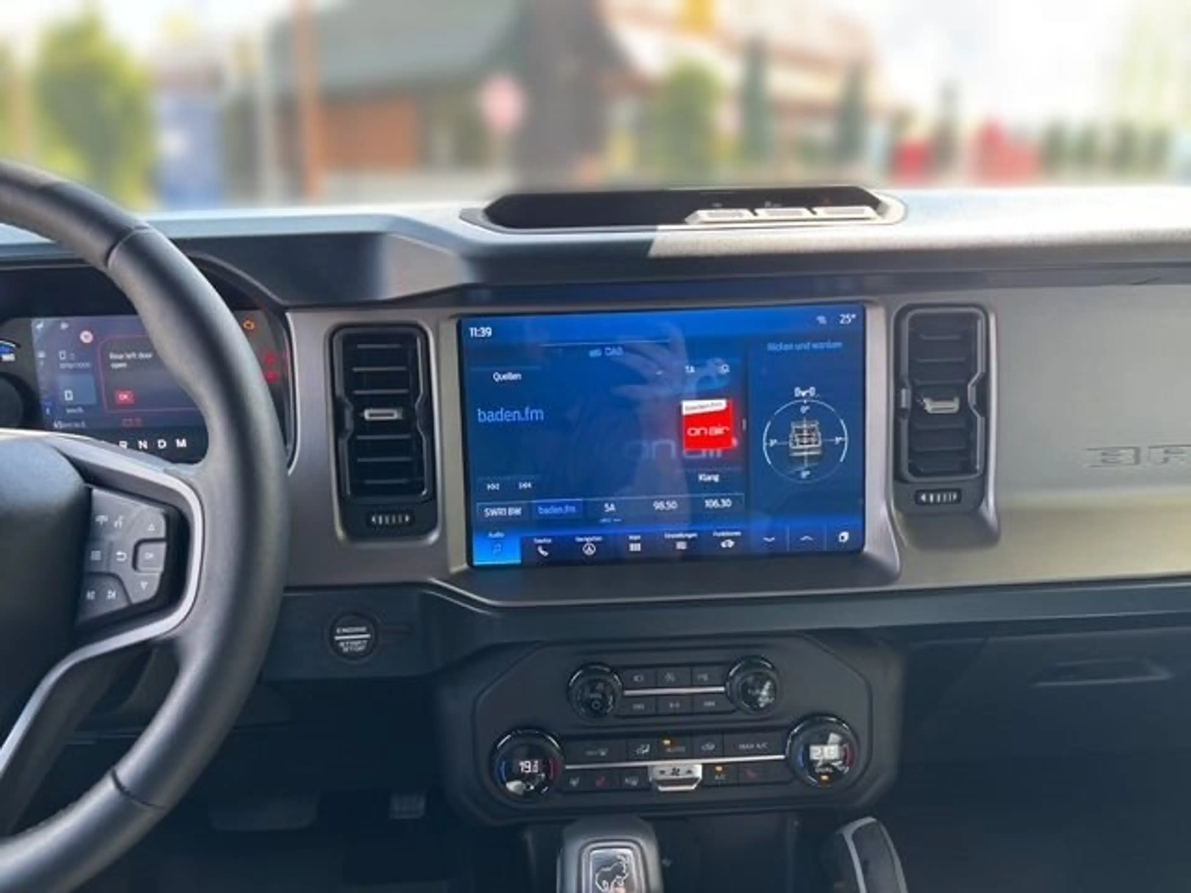 Ford Bronco 2.7 EcoBoost V6 Outer Banks — photo 8