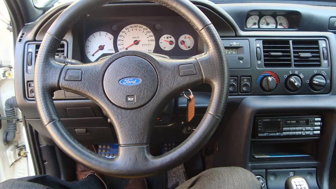 Ford Escort 3p 2.0i 16v RS Cosworth Motorsport, foto 3