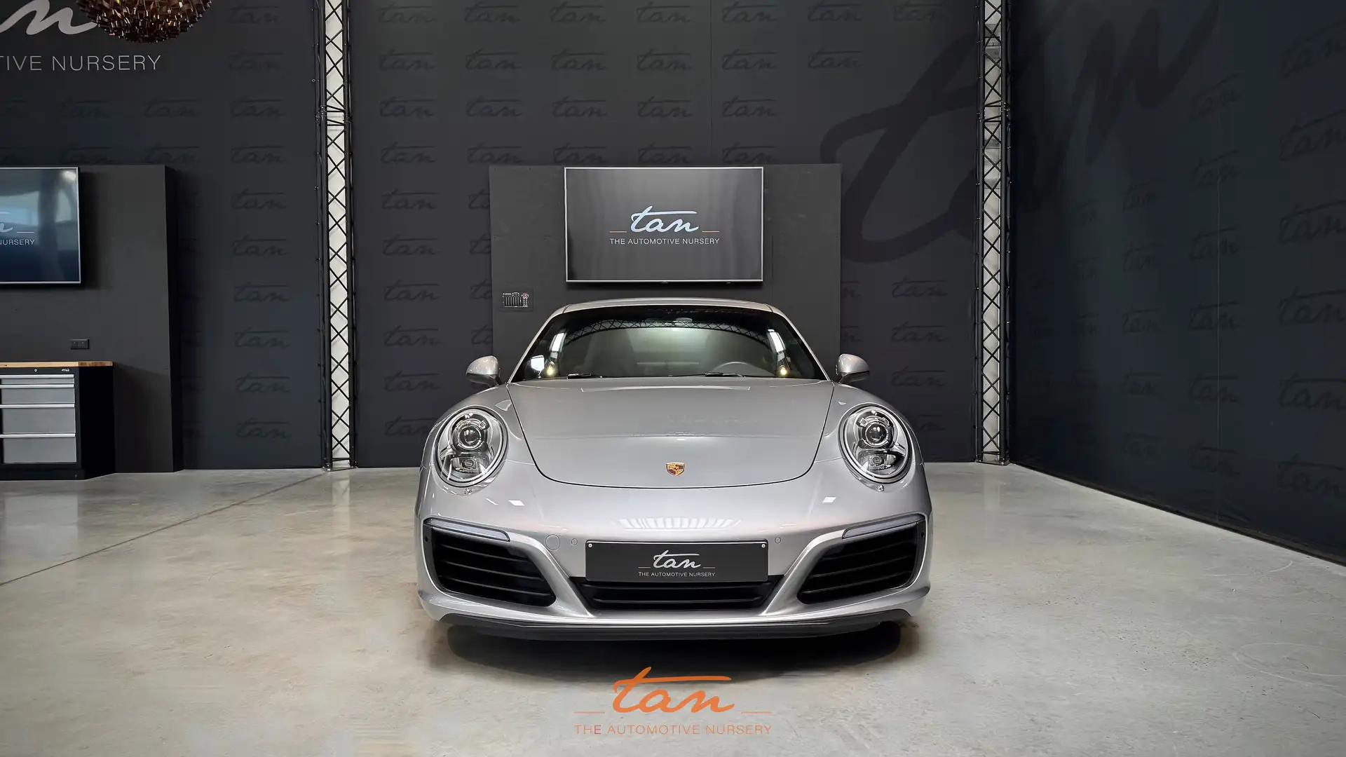 Porsche 991 Phase II  3.0 Turbo Carrera 2 Coupé PDK Срібний - 2