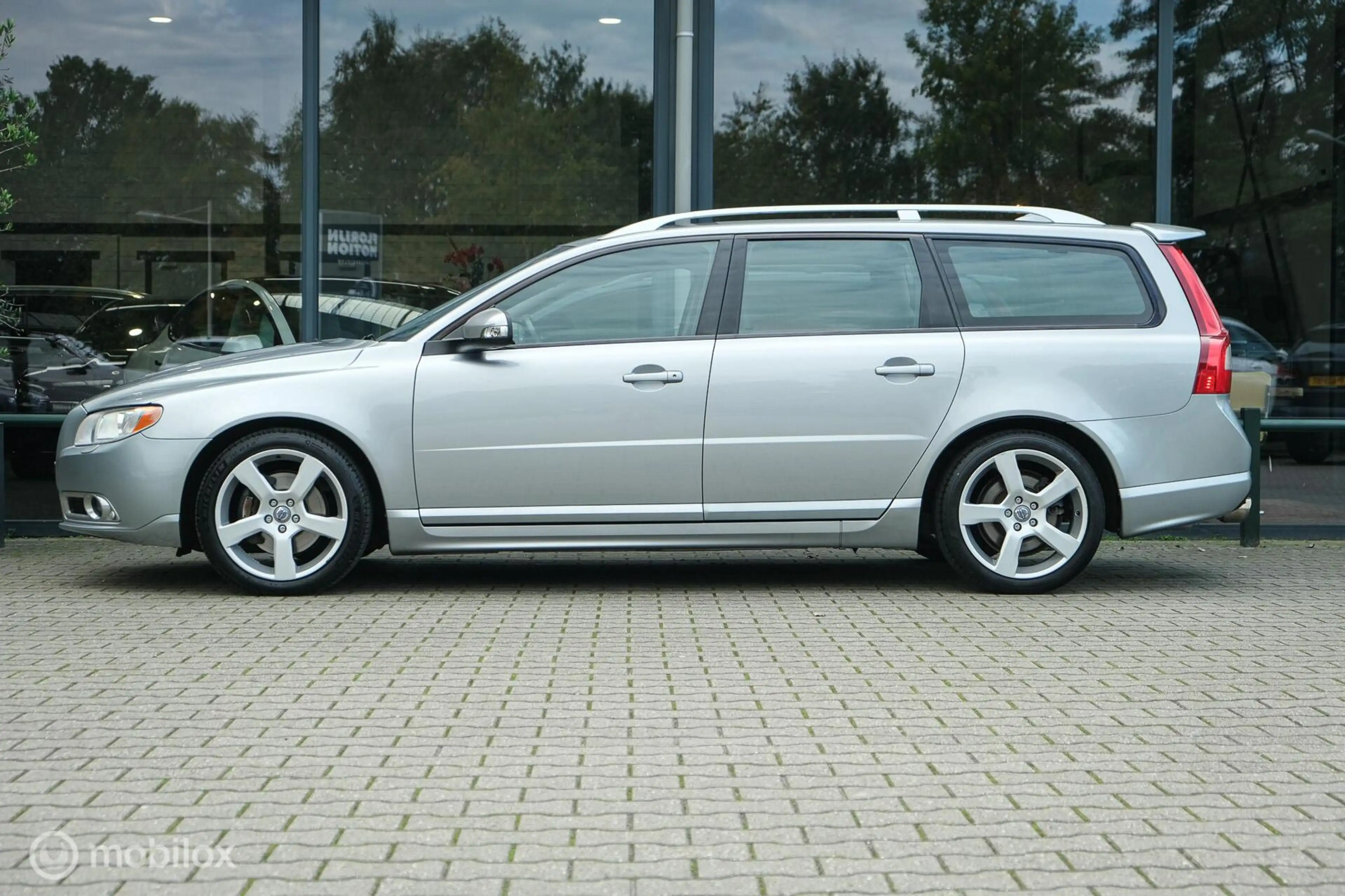 Volvo V70 2.0T R-Edition | High performance sound | Stoelver — photo 3