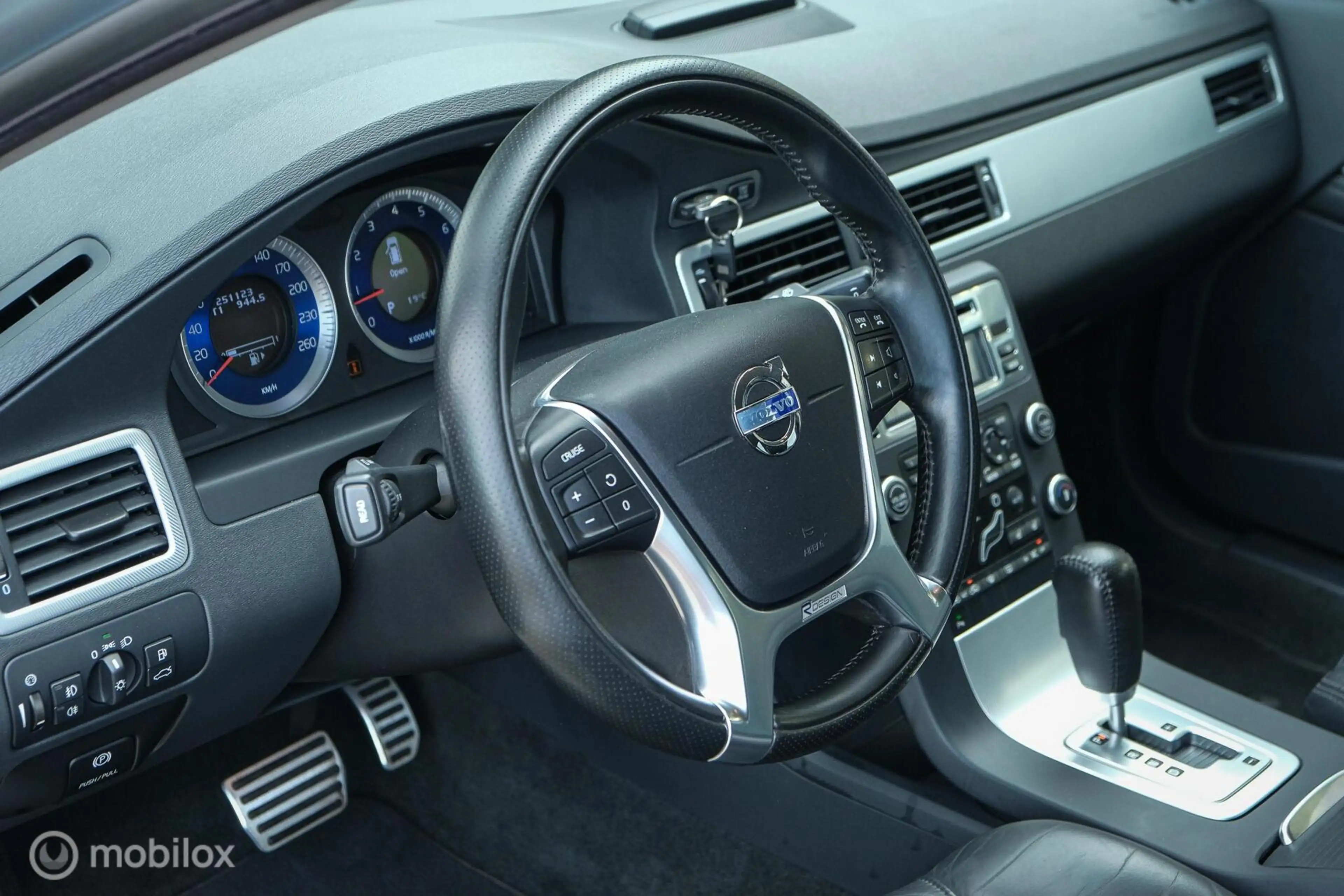 Volvo V70 2.0T R-Edition | High performance sound | Stoelver — photo 14