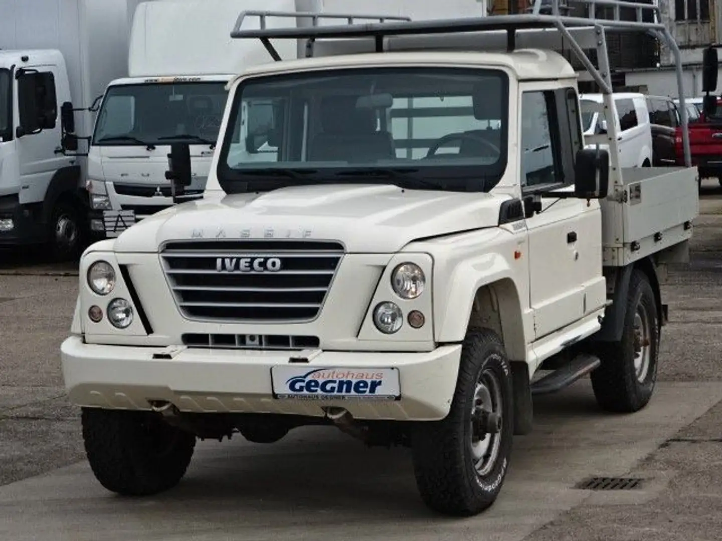 Iveco Massif 145PS 4x4 AHK-luftgebremst Weiß - 2