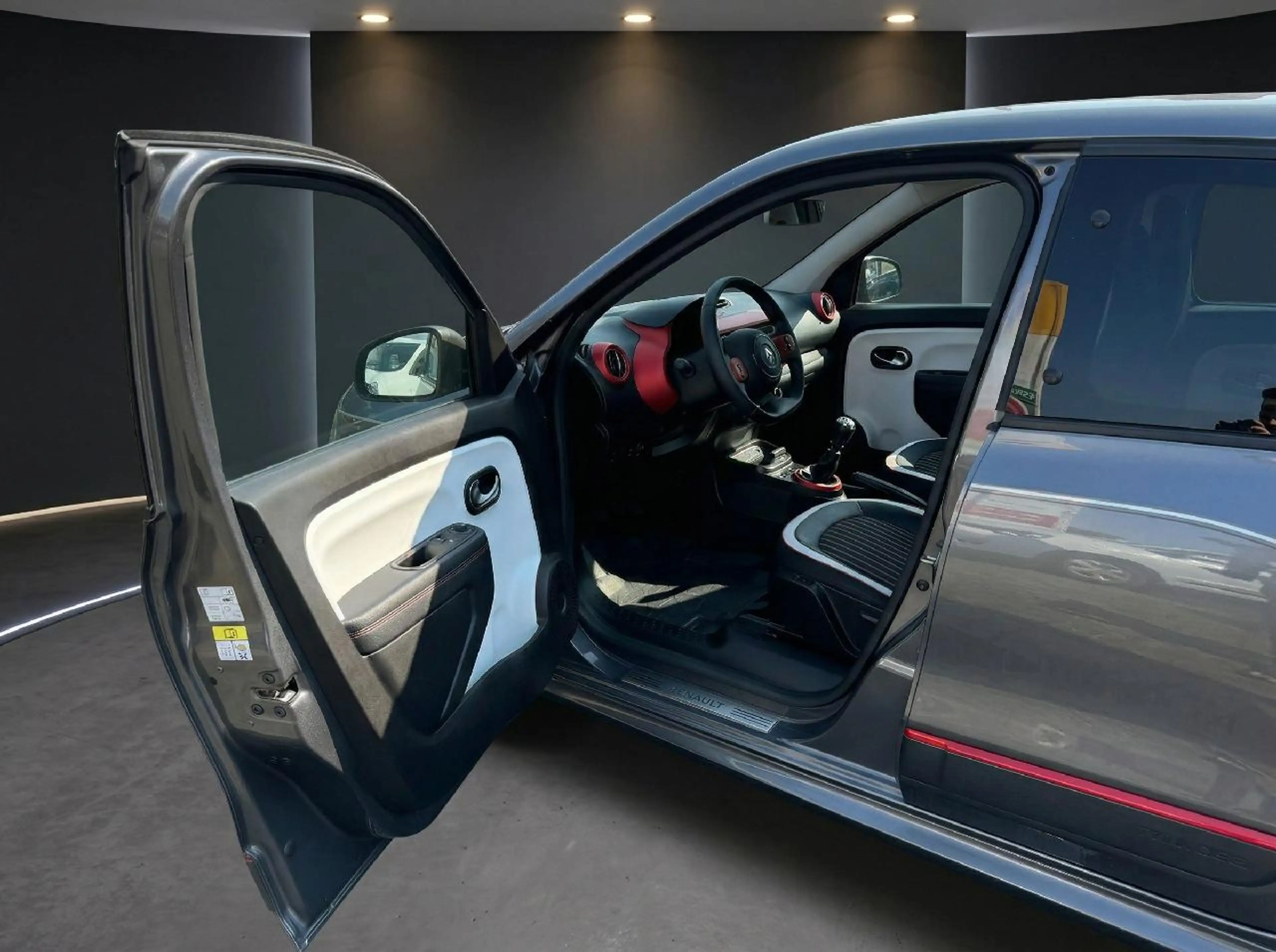 Renault Twingo TCe 90 Intens — photo 3