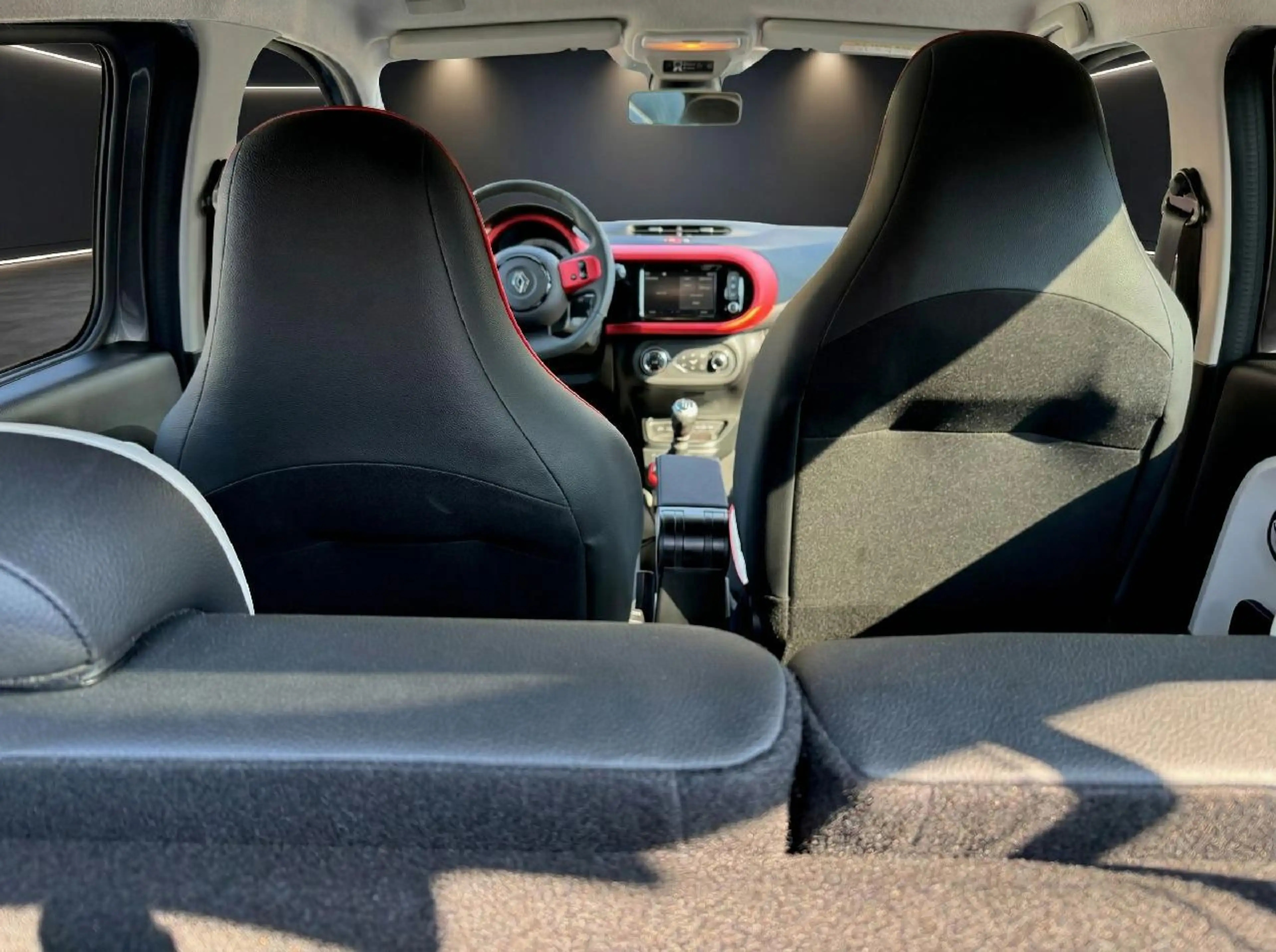 Renault Twingo TCe 90 Intens — photo 2
