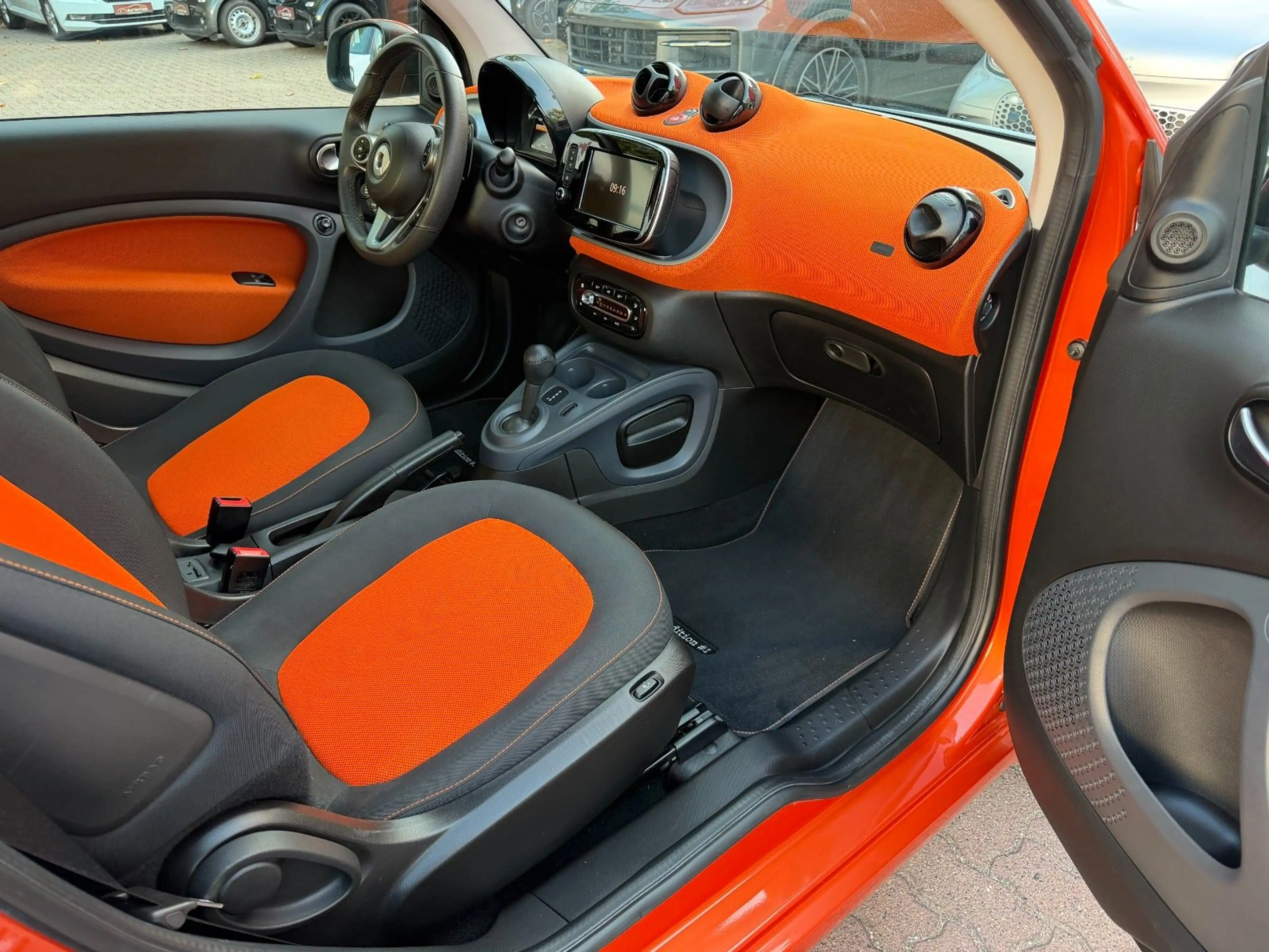 smart forTwo fortwo TWIN Edition#1*SPORT*PANO*NAV*SHZ*PTS*KAM — photo 5