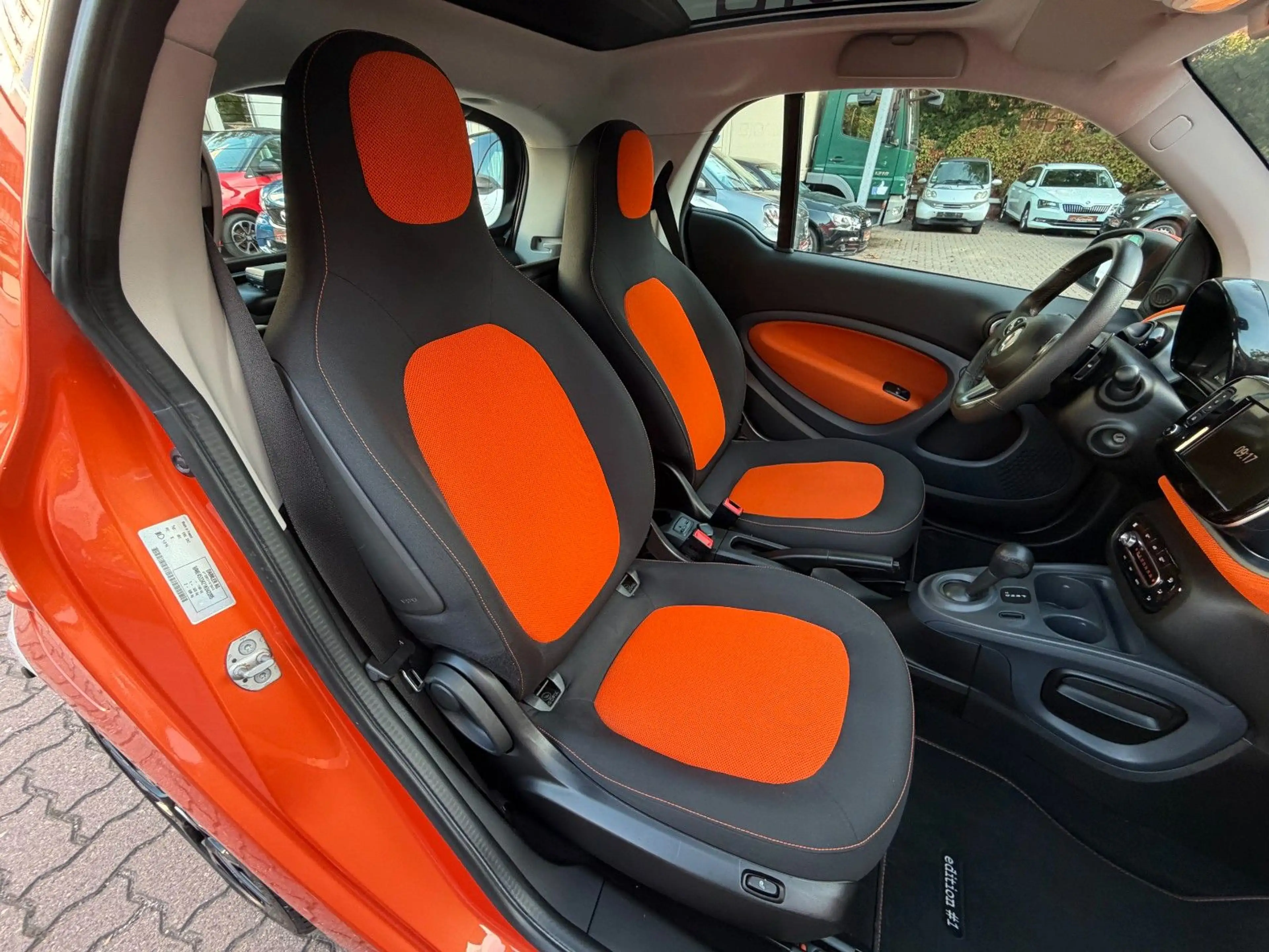 smart forTwo fortwo TWIN Edition#1*SPORT*PANO*NAV*SHZ*PTS*KAM — photo 24