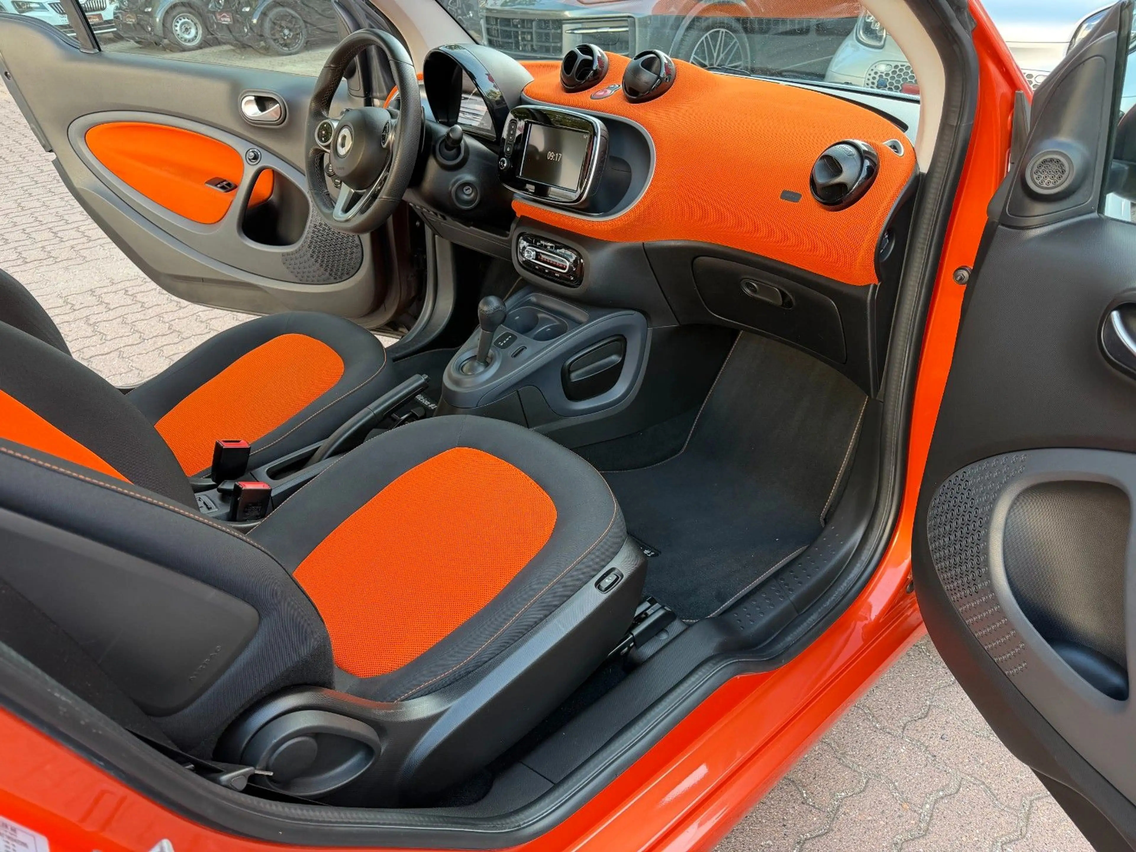 smart forTwo fortwo TWIN Edition#1*SPORT*PANO*NAV*SHZ*PTS*KAM — photo 18