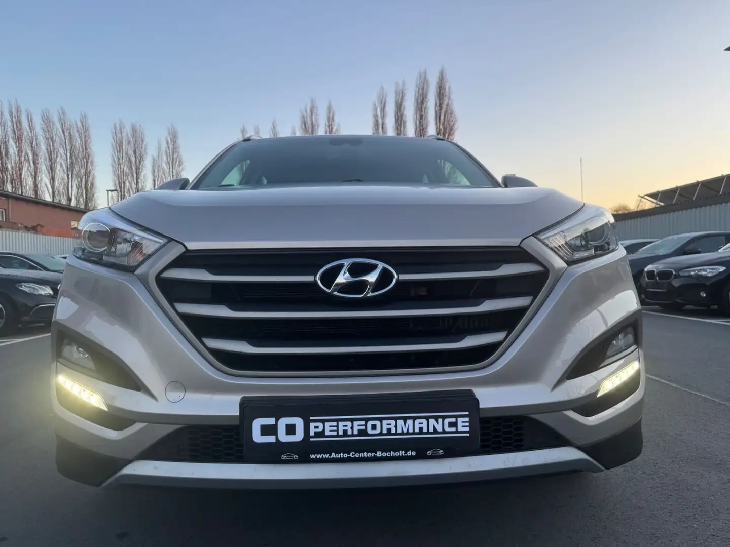 Hyundai TUCSON ADVANTAGE*4WD*RFK*NAVI*SITZH*TEMP* Weiß - 2