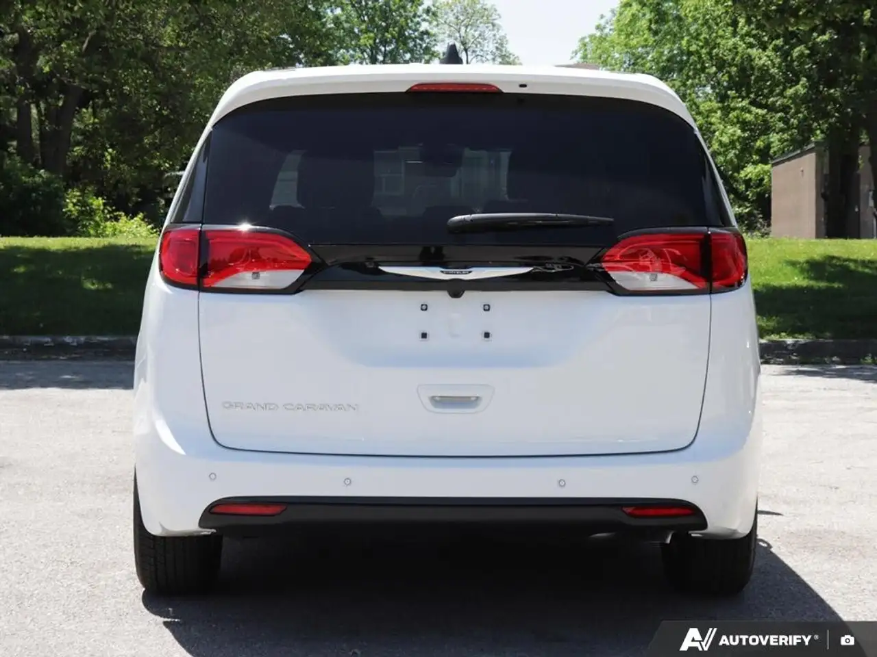 Chrysler Grand Caravan снимка Chrysler Grand Caravan