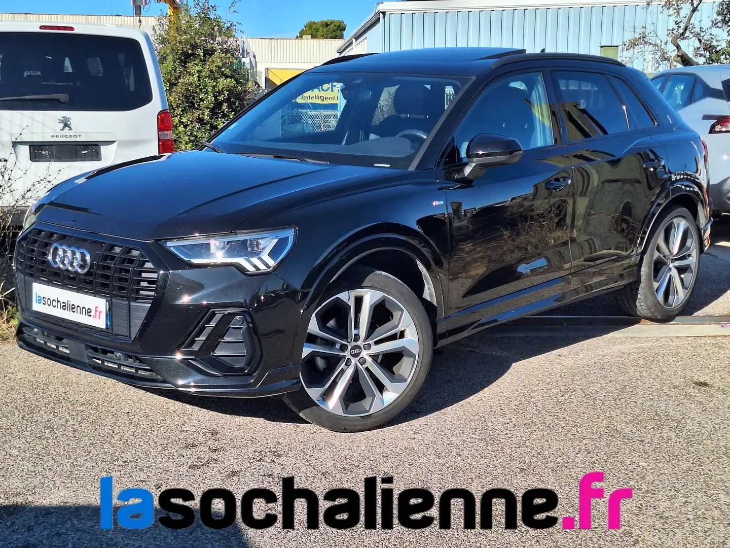 Audi Q3 35 TFSI 150 ch S tronic 7 S line Noir - 1