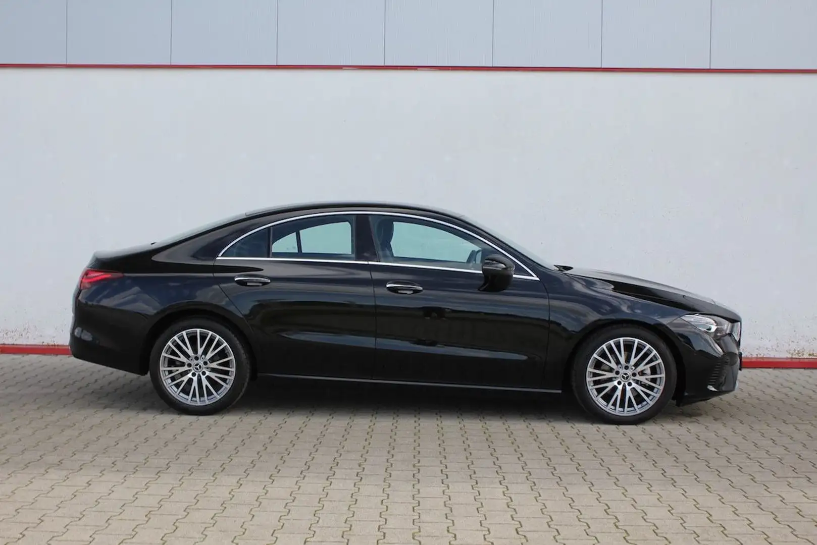 Mercedes-Benz CLA 180 d Coupé Cp. Progressive Line WideScreen Schwarz - 1