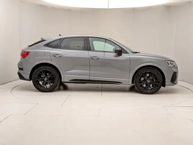 Audi RS Q3 view 3