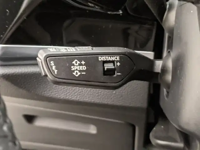 Audi RS Q3 view 8