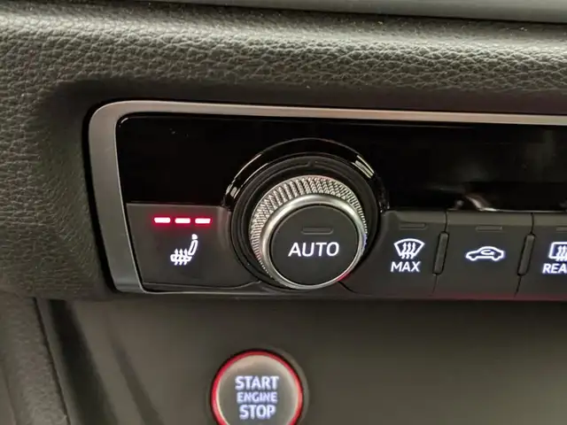 Audi RS Q3 view 12