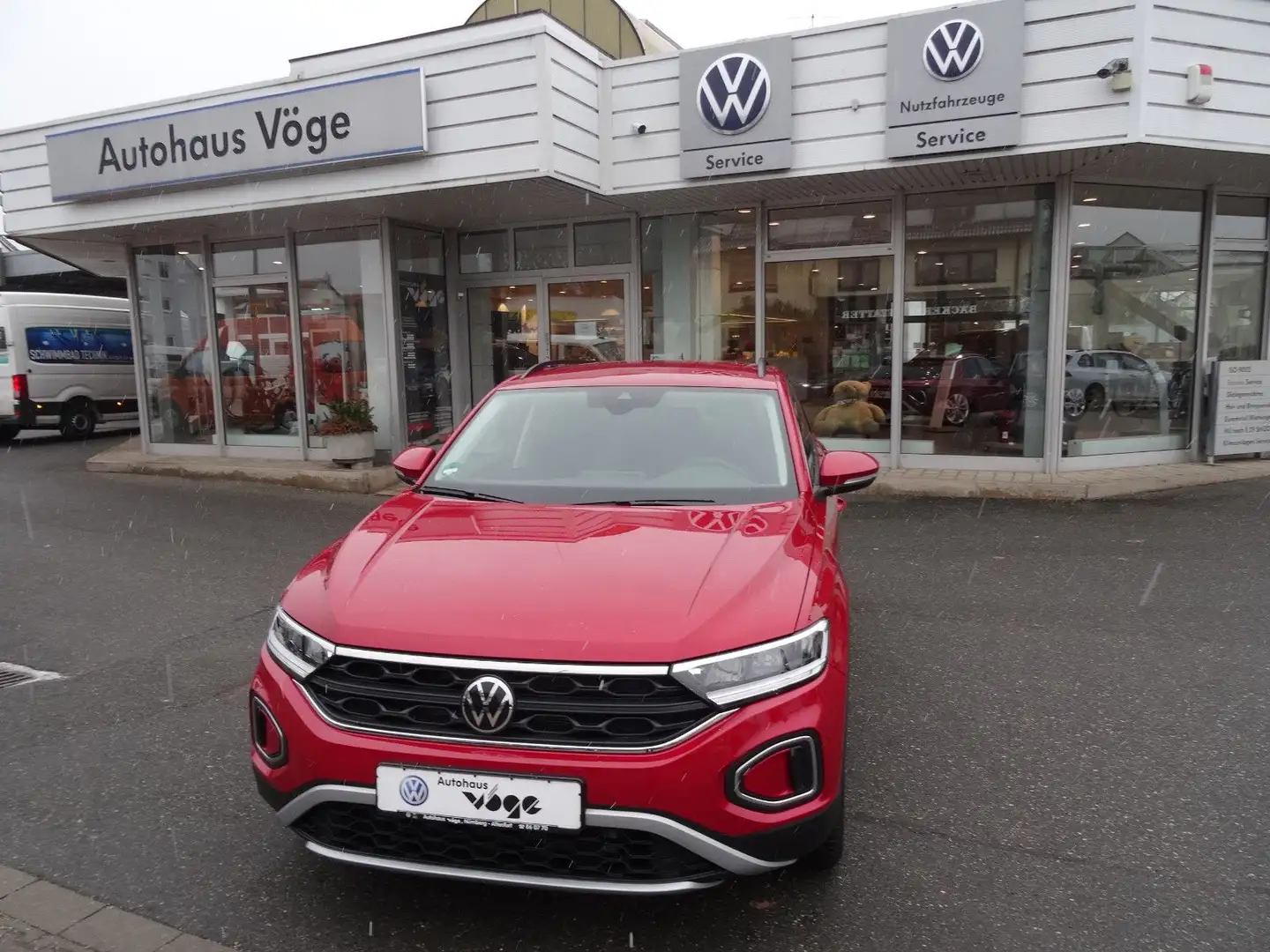 Volkswagen T-Roc 1.5 TSI OPF DSG "MOVE" NAVI SHZ AHK PDC Rot - 1