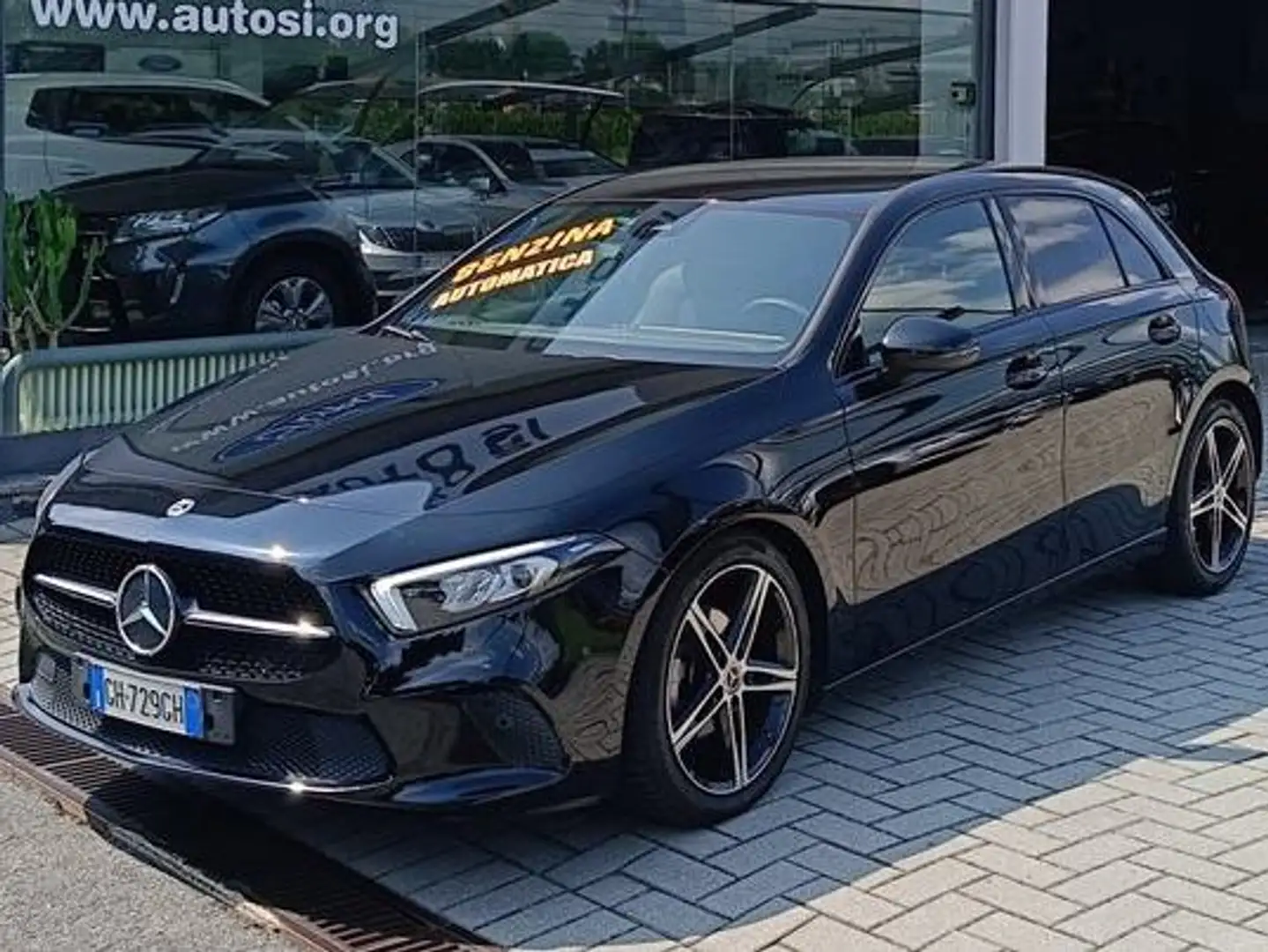Mercedes-Benz A 180 Sport Night edition auto Nero - 2