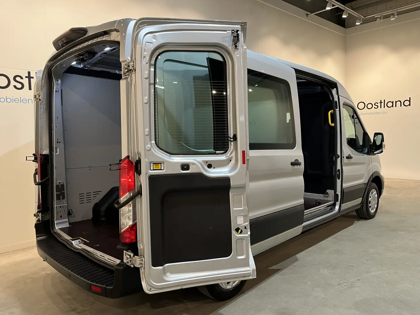 Ford Transit 2.0 TDCI L3H2 Trend 170 PK / Euro 6 / Airco / Schu Grijs - 2