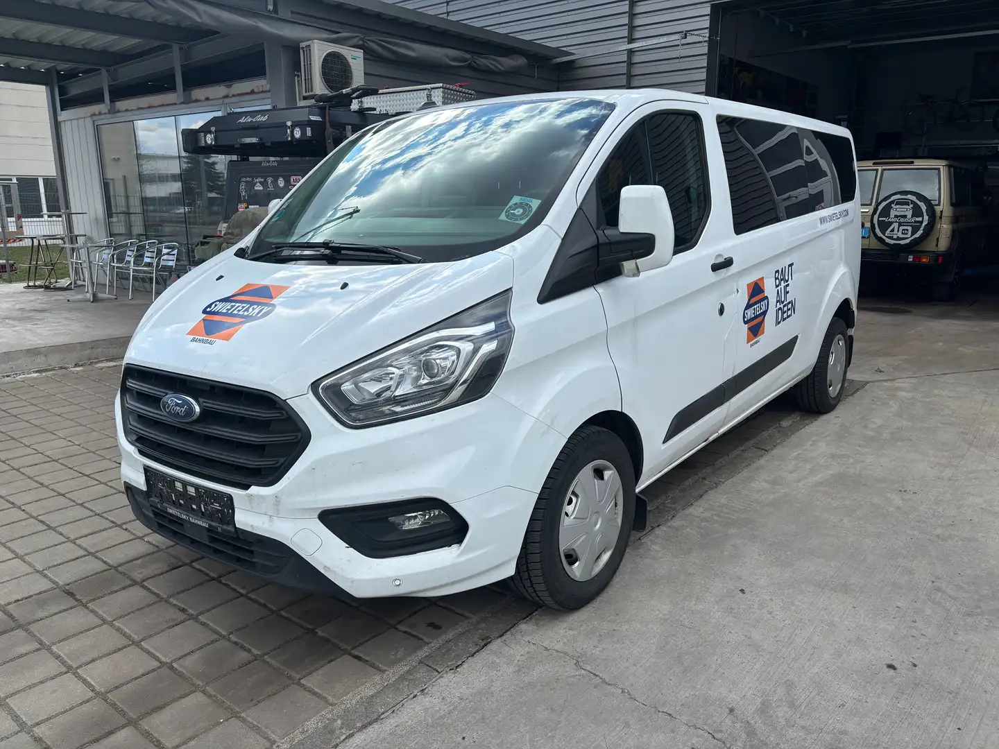 Ford Tourneo Custom 320 L2 Trend 9 Sitze Weiß - 2