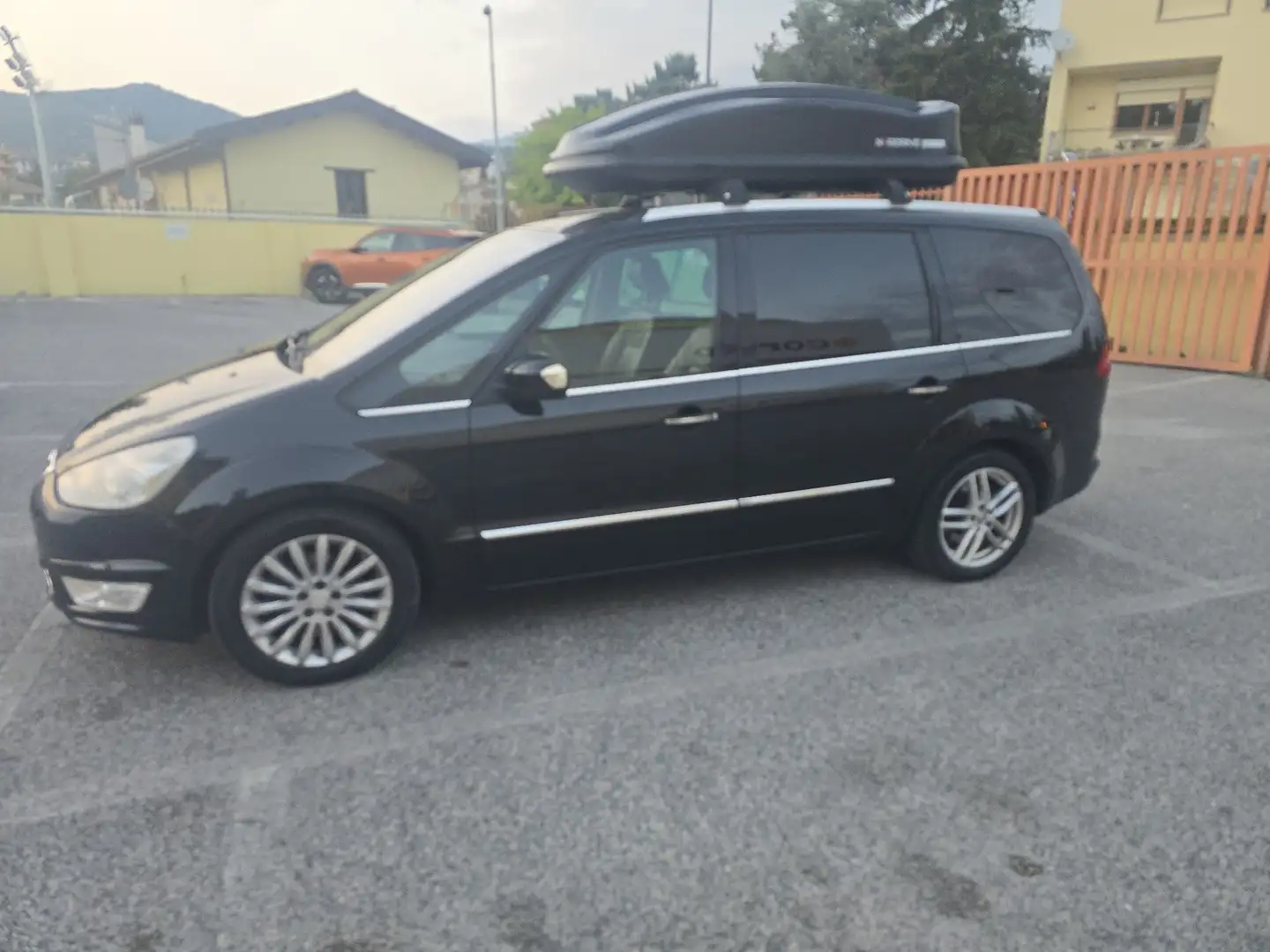 Ford Galaxy 2.0 TDCi DPF Titanium Nero - 2