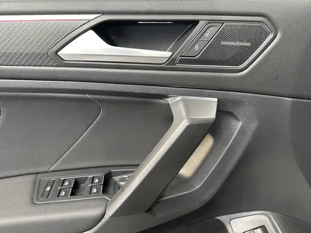 Volkswagen Tiguan Allspace view 11