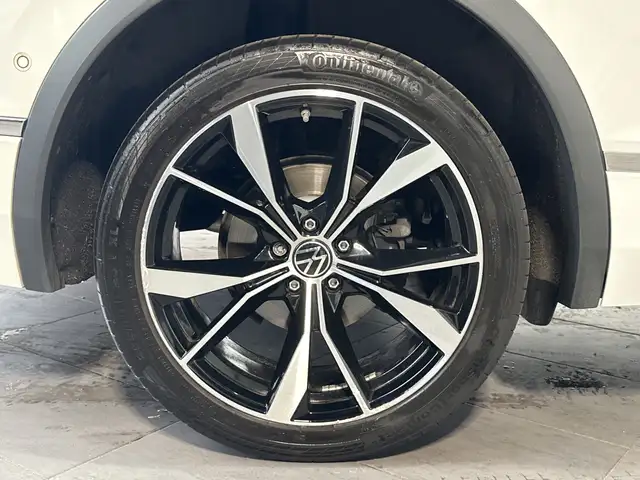 Volkswagen Tiguan Allspace view 3