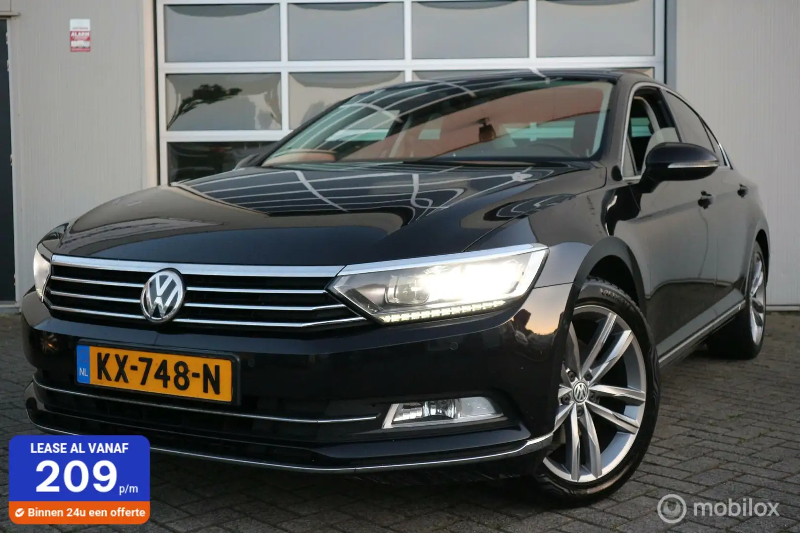 Volkswagen Passat 1.4 TSI ACT Highline PANORAMADAK/LEDER/NAP Zwart - 1