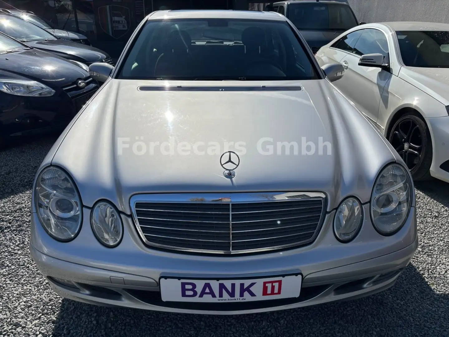 Mercedes-Benz E 200 Kompressor*Auto* Klima* SHZ*Elektr. Sitze* Silber - 2