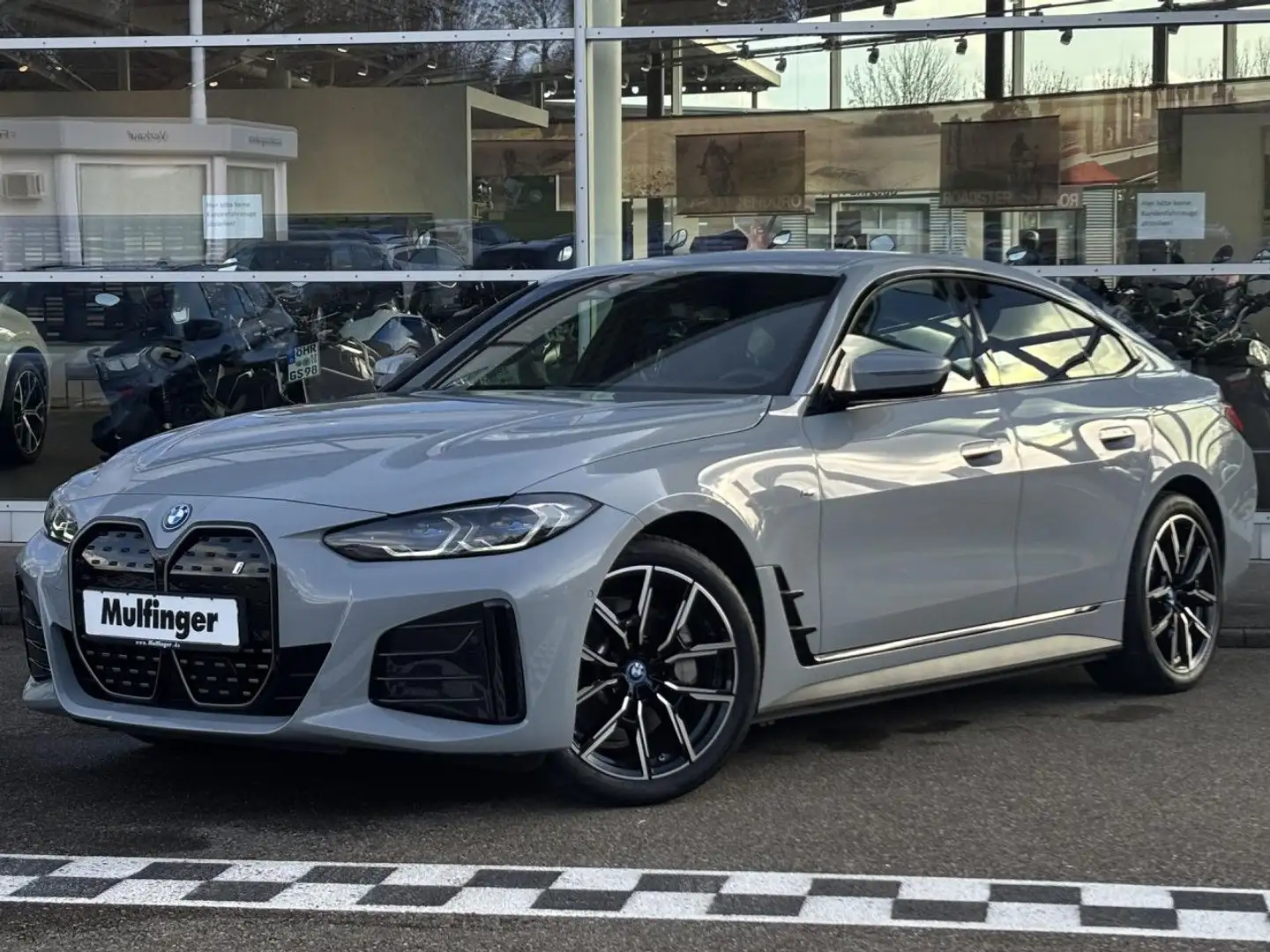 BMW i4 e35 M Sport Leder SuView ACC HUD Lenkradh.19" Grau - 2