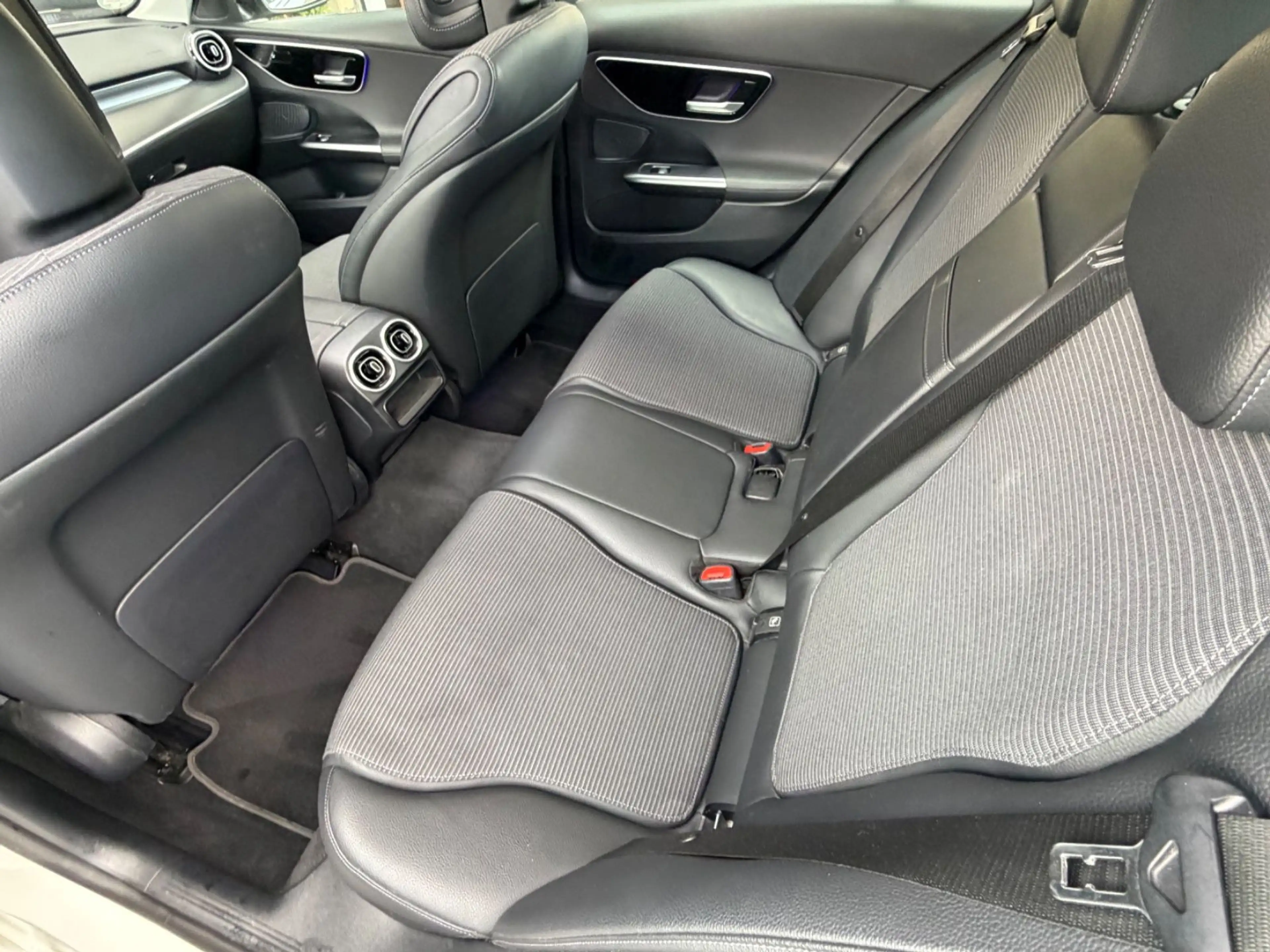 Mercedes-Benz C 220 d T Avantgarde  Neues Modell Panorama LED — photo 12