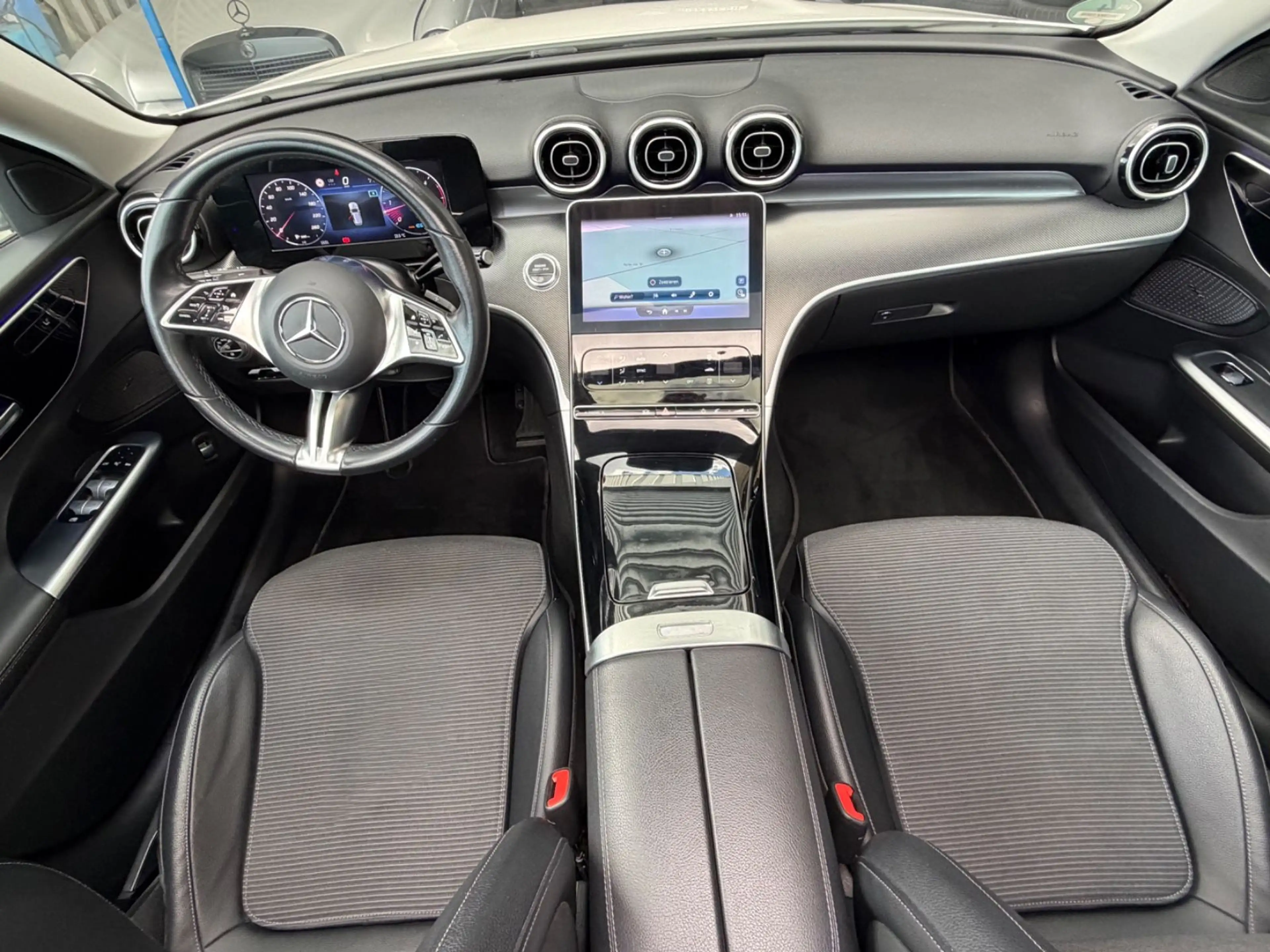 Mercedes-Benz C 220 d T Avantgarde  Neues Modell Panorama LED — photo 10