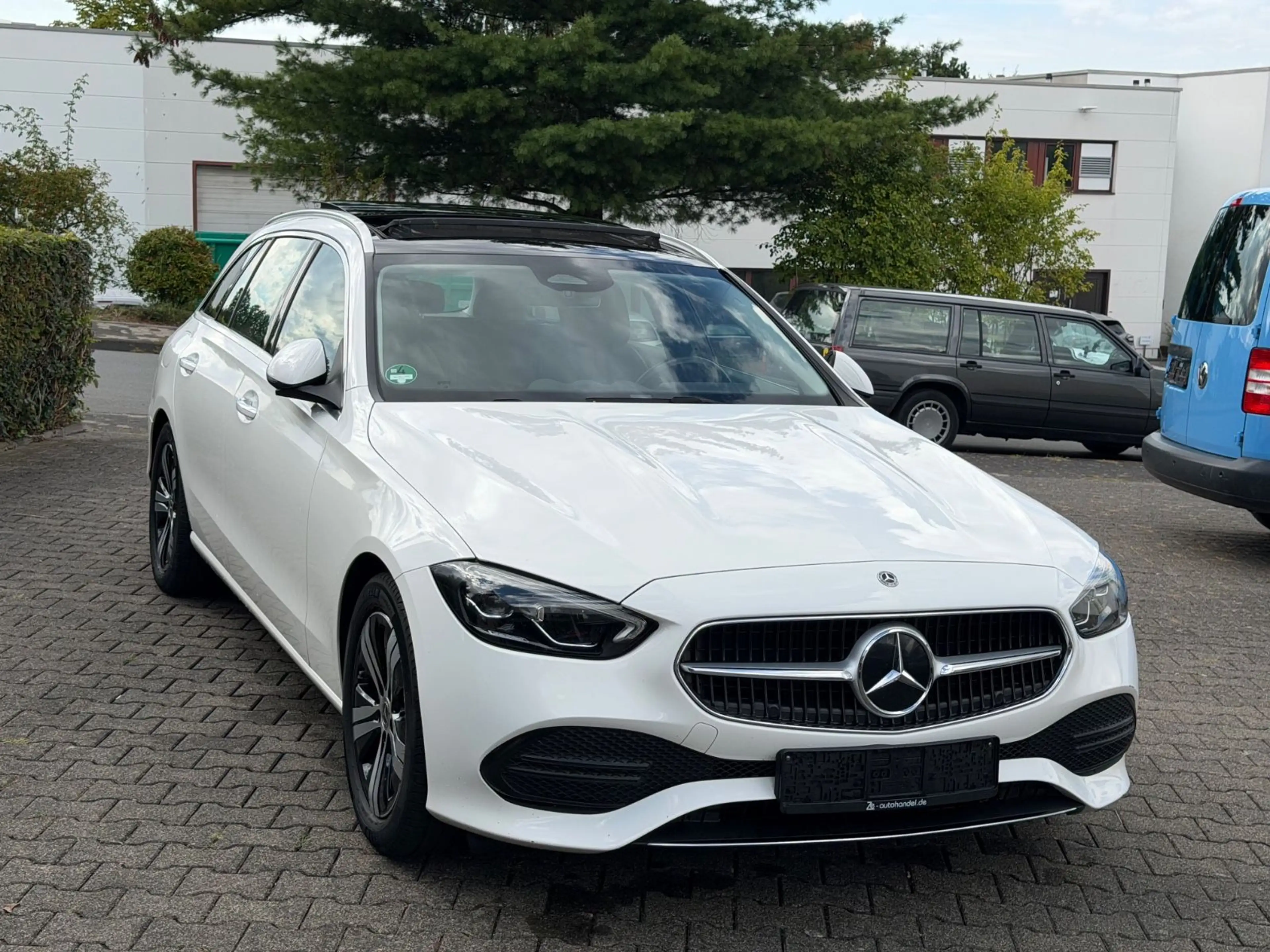 Mercedes-Benz C 220 d T Avantgarde  Neues Modell Panorama LED — photo 4