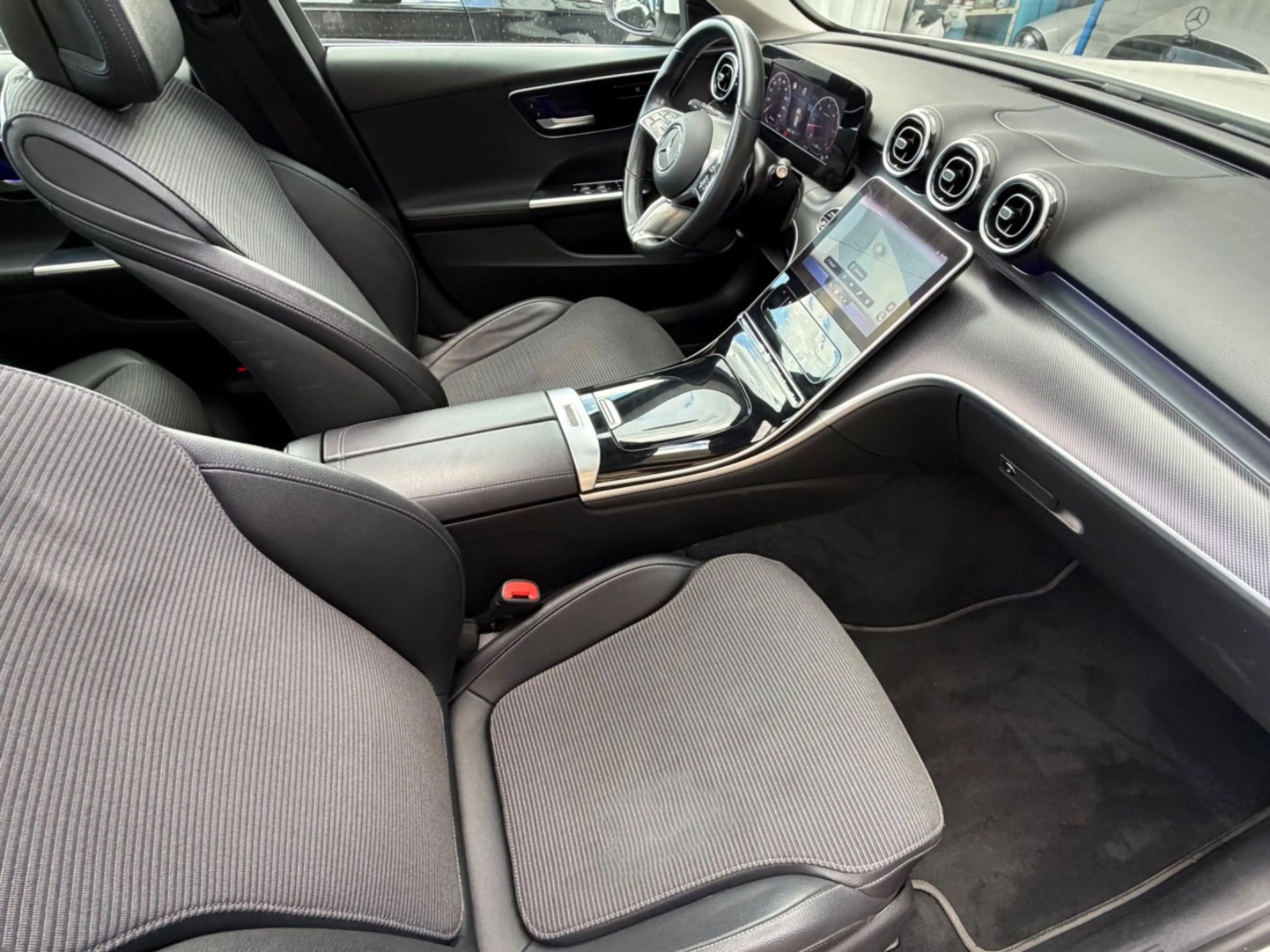 Mercedes-Benz C 220 d T Avantgarde  Neues Modell Panorama LED — photo 11