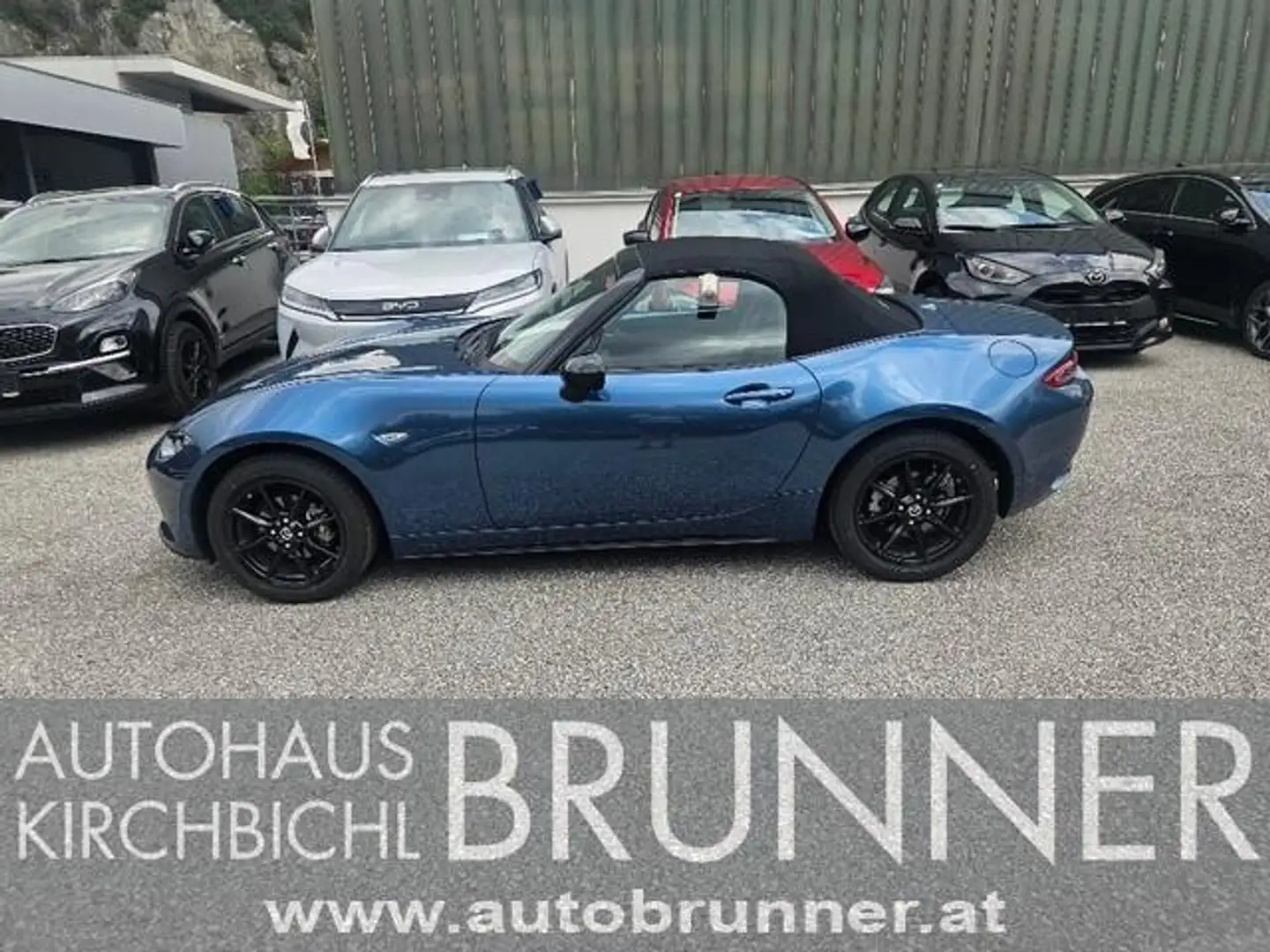 Mazda MX-5 Soft Top G132 Attraction Blau - 1