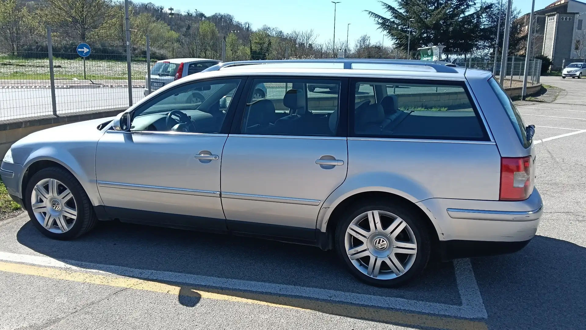 Volkswagen Passat Variant 1.9 tdi Highline 130cv - 1