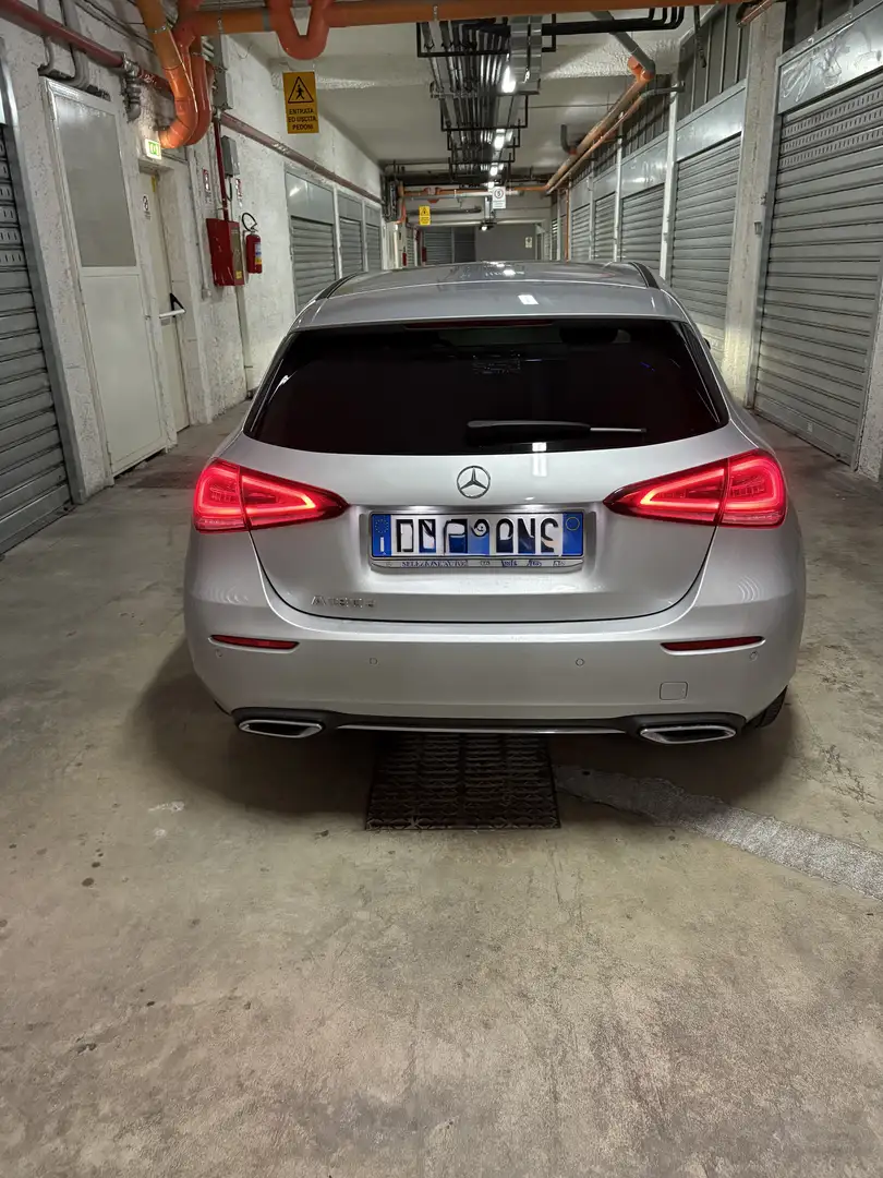 Mercedes-Benz A 180 A 180 d Sport automatic Ambient Light Gris - 2